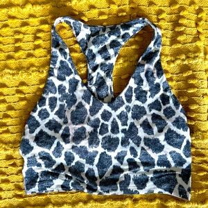 Aeri off line sports bra, leopard print.